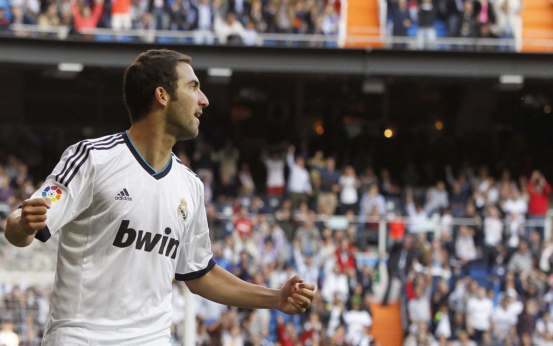 从伊拉克足球到阿劳霍的欧冠之夜,竞技体育中的接管时刻