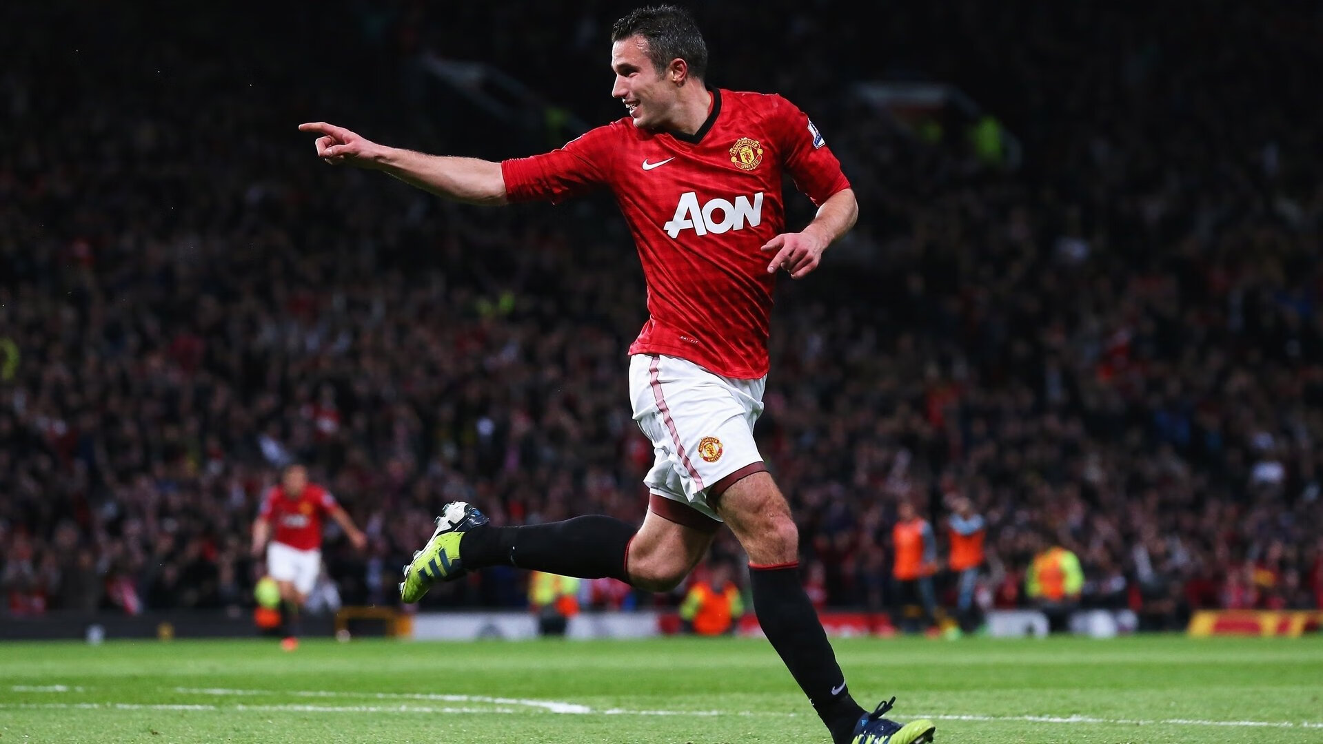 英超争冠焦点战与勇士强势晋级，双线战场上的王者对决